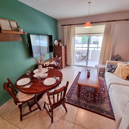 Dock Holiday Apartment Larnaca Exterior foto